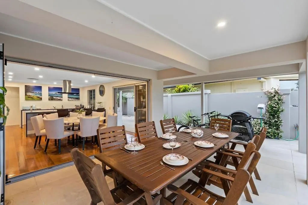 Holiday home Sorrento Waterfront Retreat,Pool Villa Gold Coast